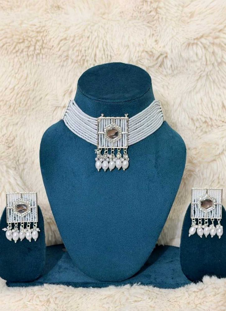 🦪Elegant White Beaded Choker Set🦪