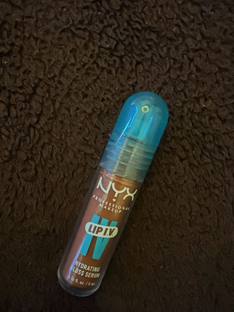 NYX Lip IV Hydrating Gloss Serum