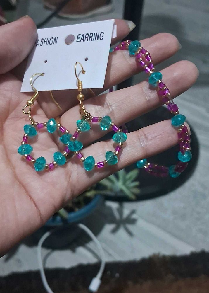 very attractive  earrings  + bracelet  ...