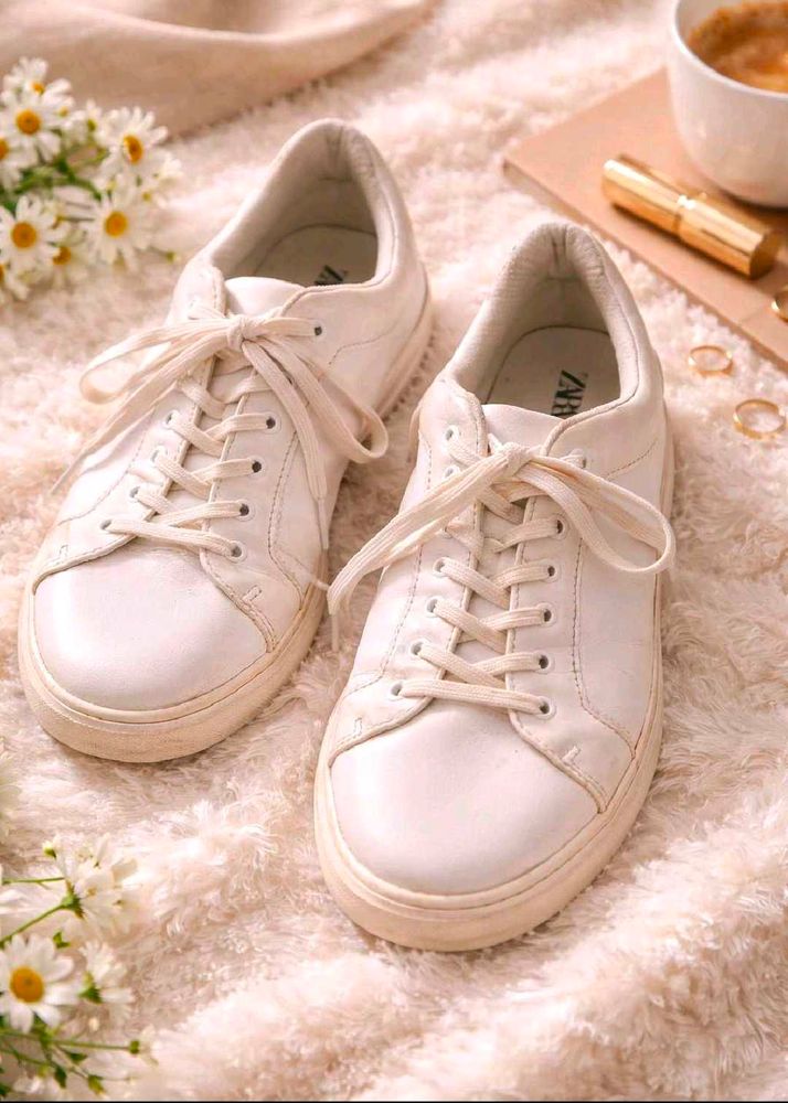 Classic White Lace-Up Sneakers 44/ uk9.5