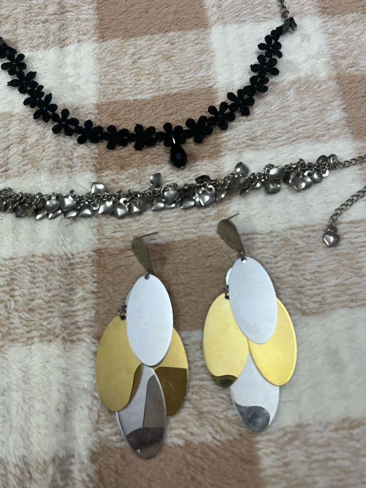 Jewellery Set: Earrings,bracelet &amp; black chokar