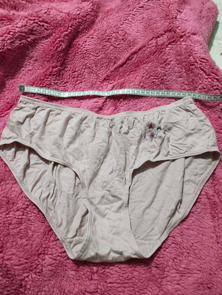 Soft Cotton Briefs with Floral Detail