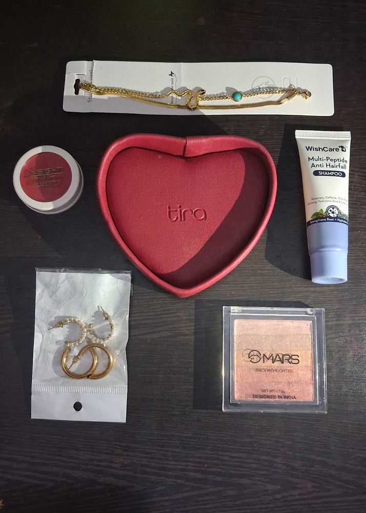MAKEUP AND ACCESSORIES (customizable)