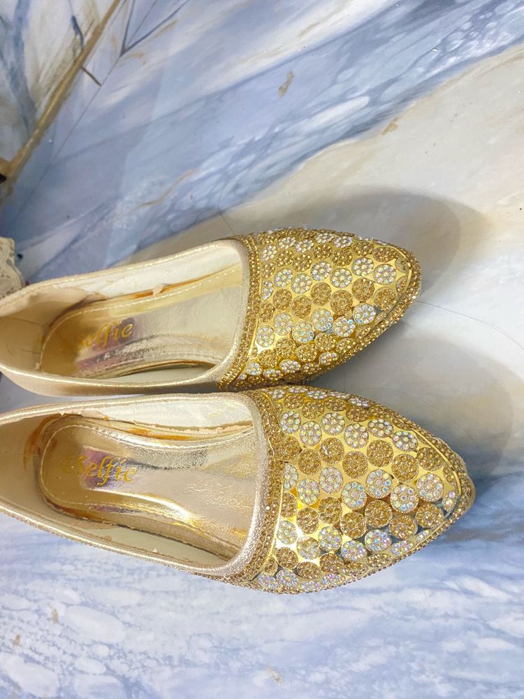Stylish Heeled Shoes