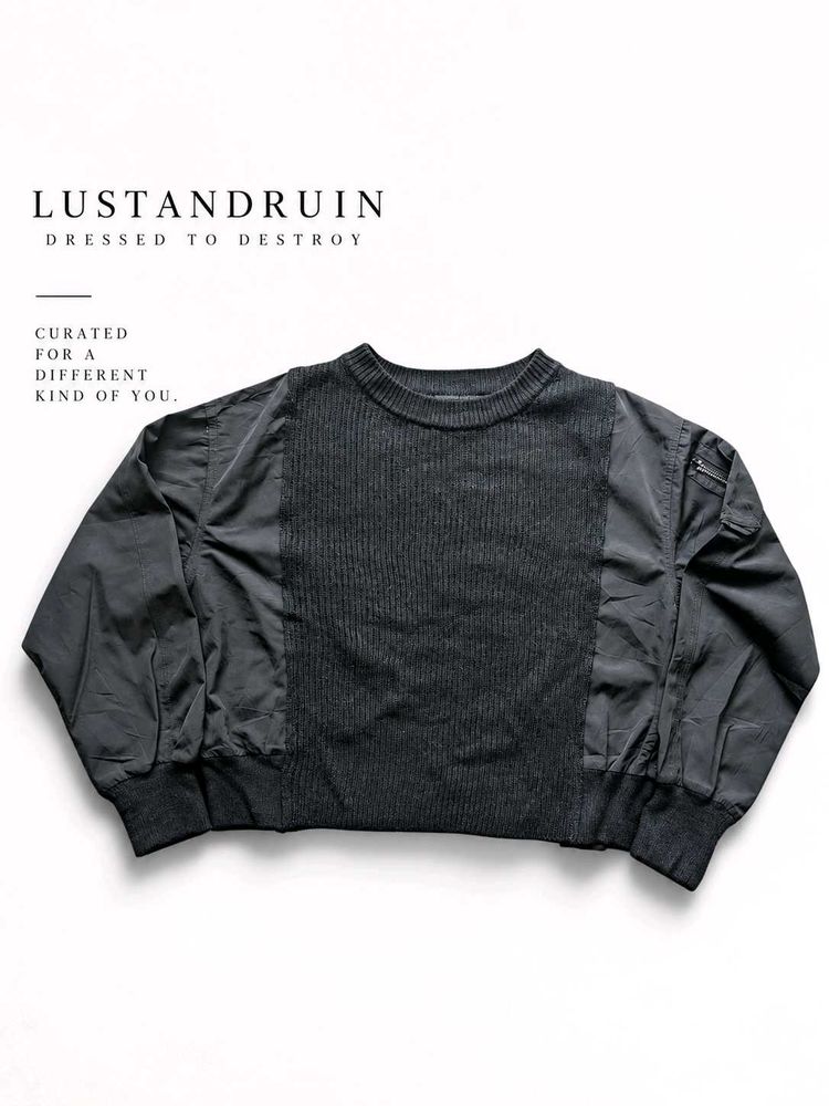 MIXED TEXTURE ZIP-POCKET SWEATER