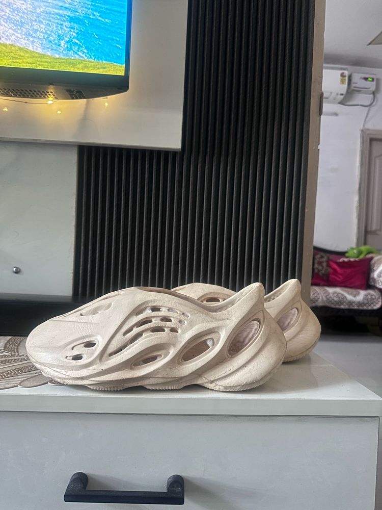 Adidas Yeezy style Crocs UK09
