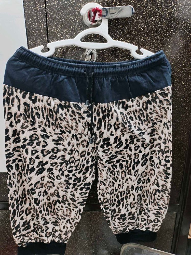 Leopard Print Cropped Pants