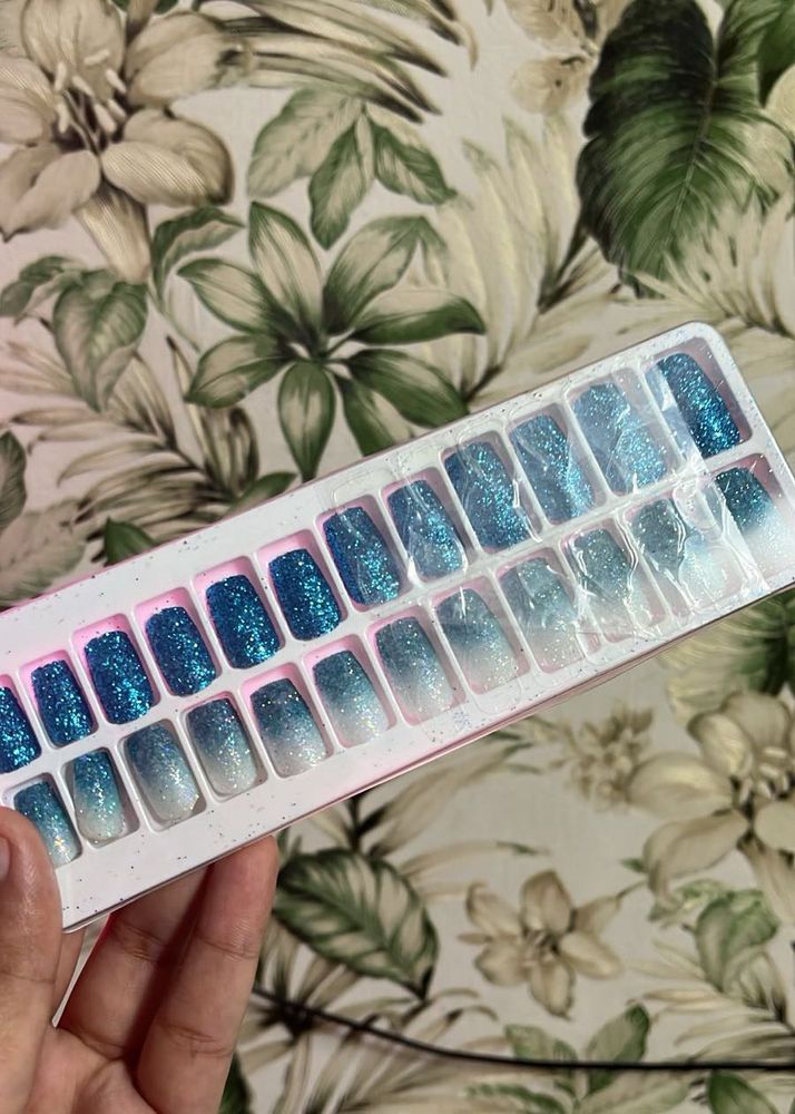 Sparkling Ombre Press-On Nails