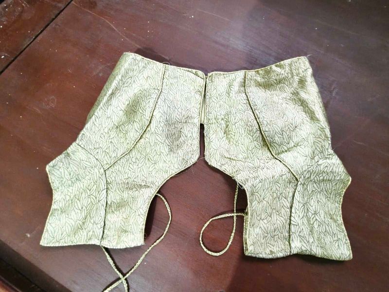 Elegant Leaf Pattern Blouse