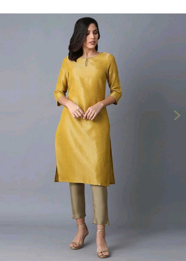 Branded Kurti Of W ...not Used Much Only 1 Time
