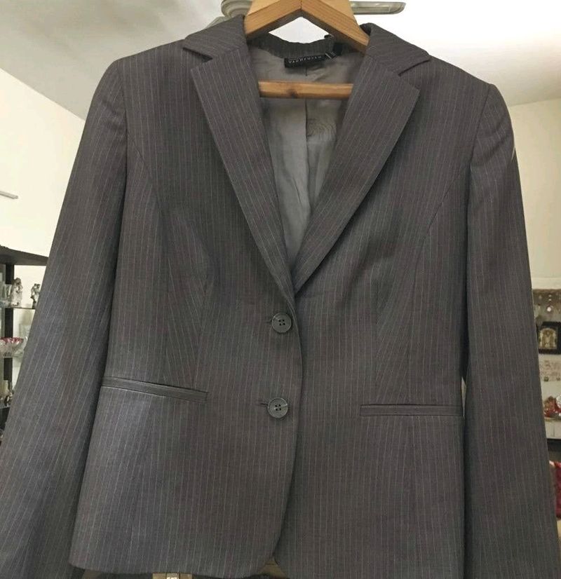 Van Heusen Women's formal suit