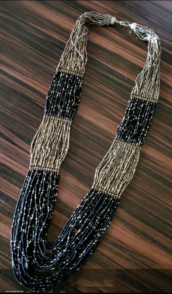 beads necklace