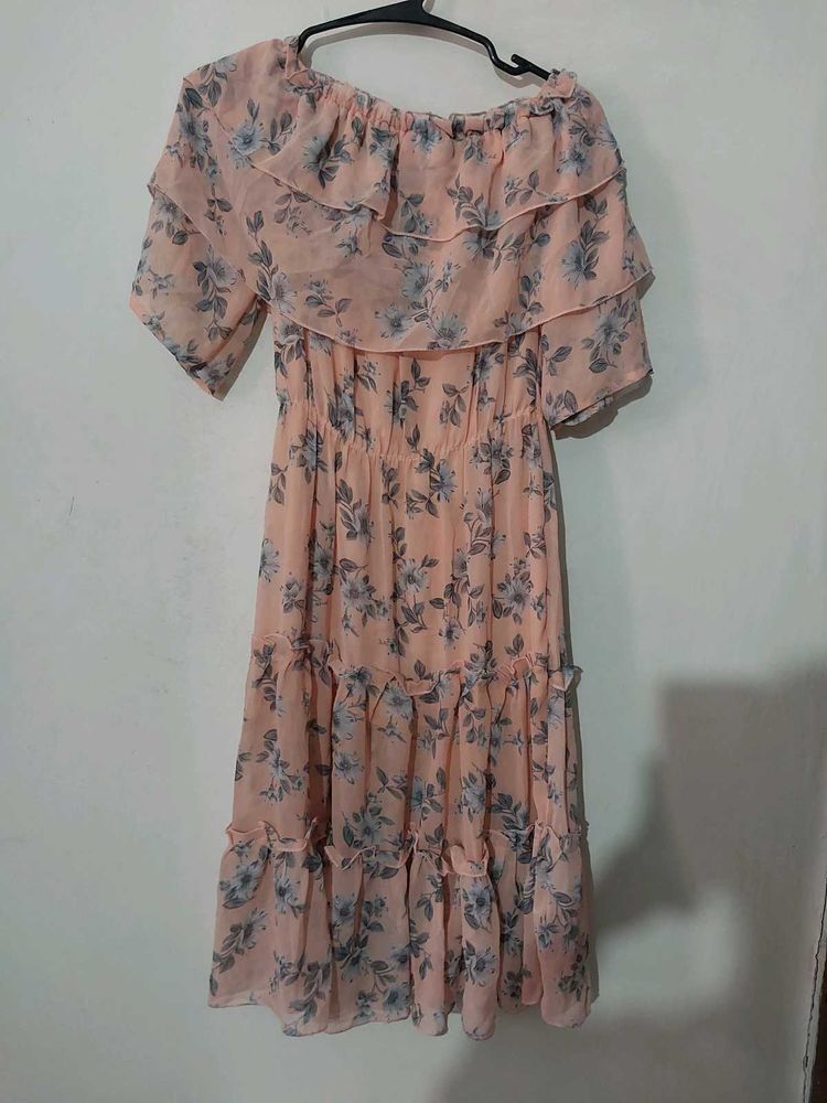 Chic Floral Off-Shoulder Tiered Dress