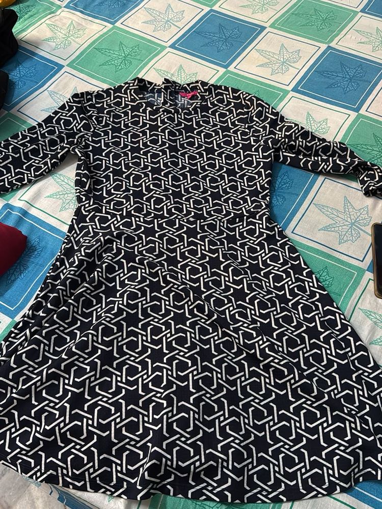 Patterned Long Sleeve Dress