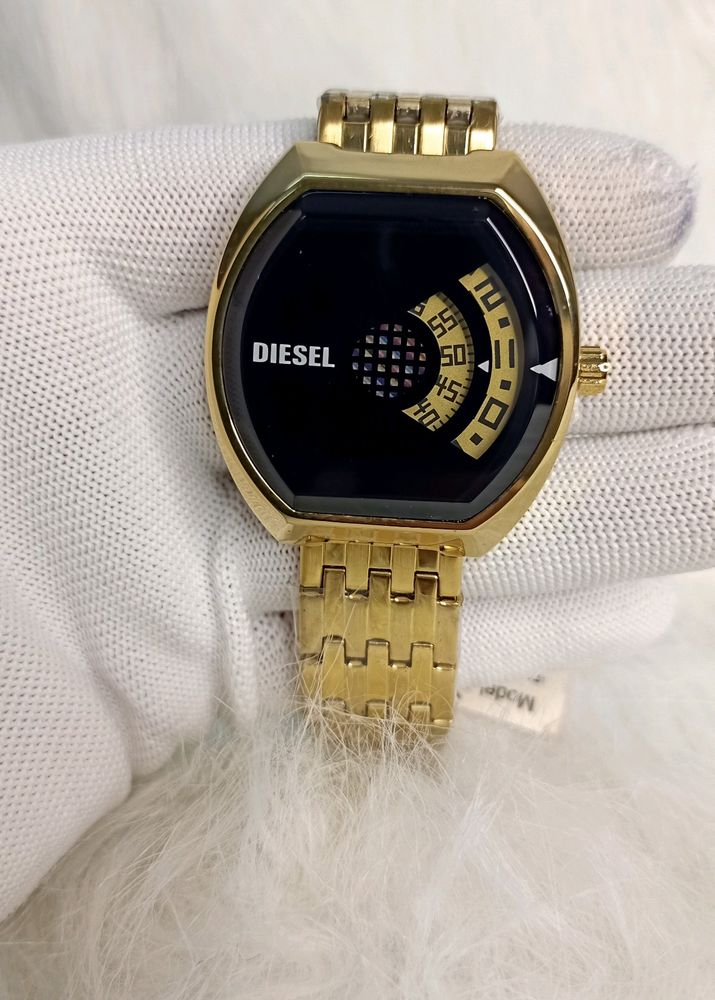 Diesel Diamond Cut Black glass Golden cha