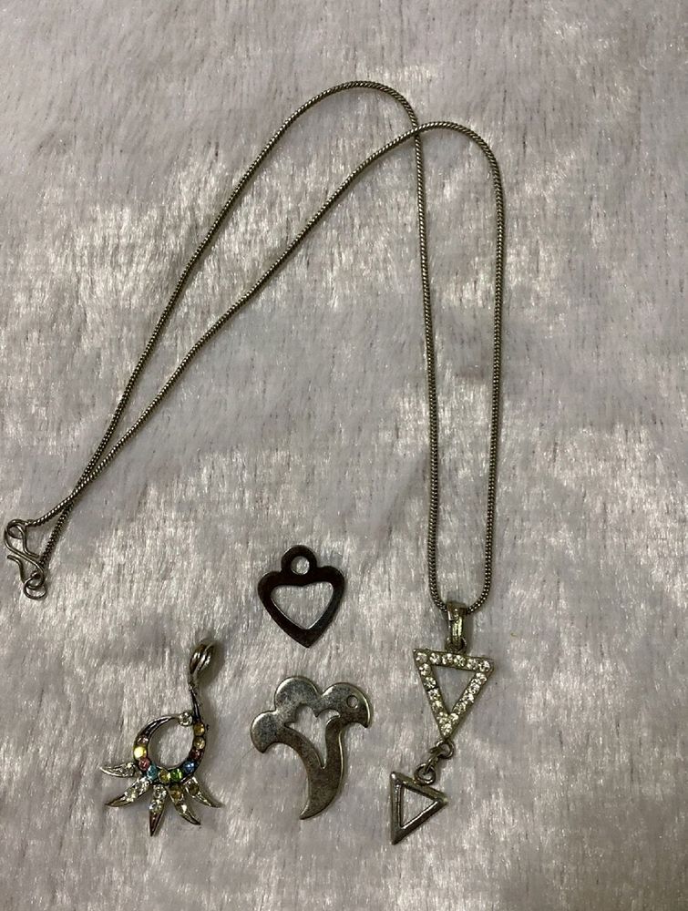 Set Of 4 Pendents With 1 Chain