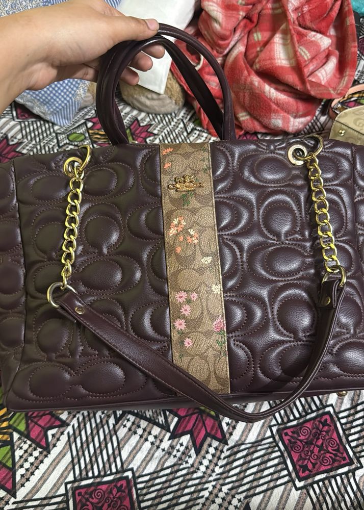 l Quilted Burgundy Shoulder Bag