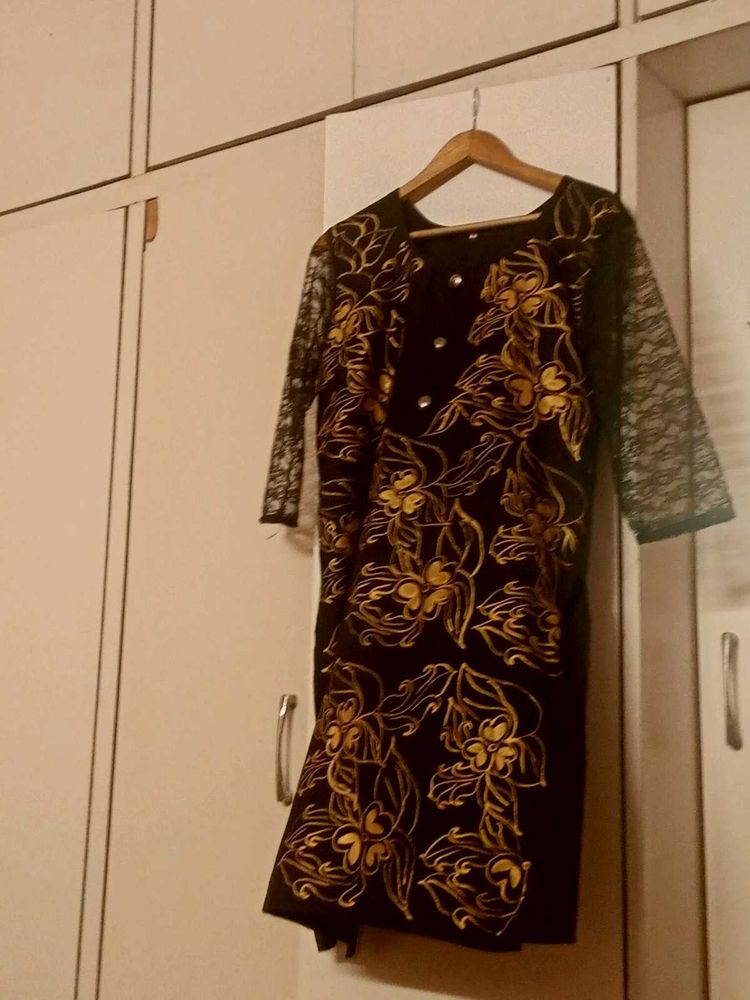 Stylish Kurta with Lace Sleeves