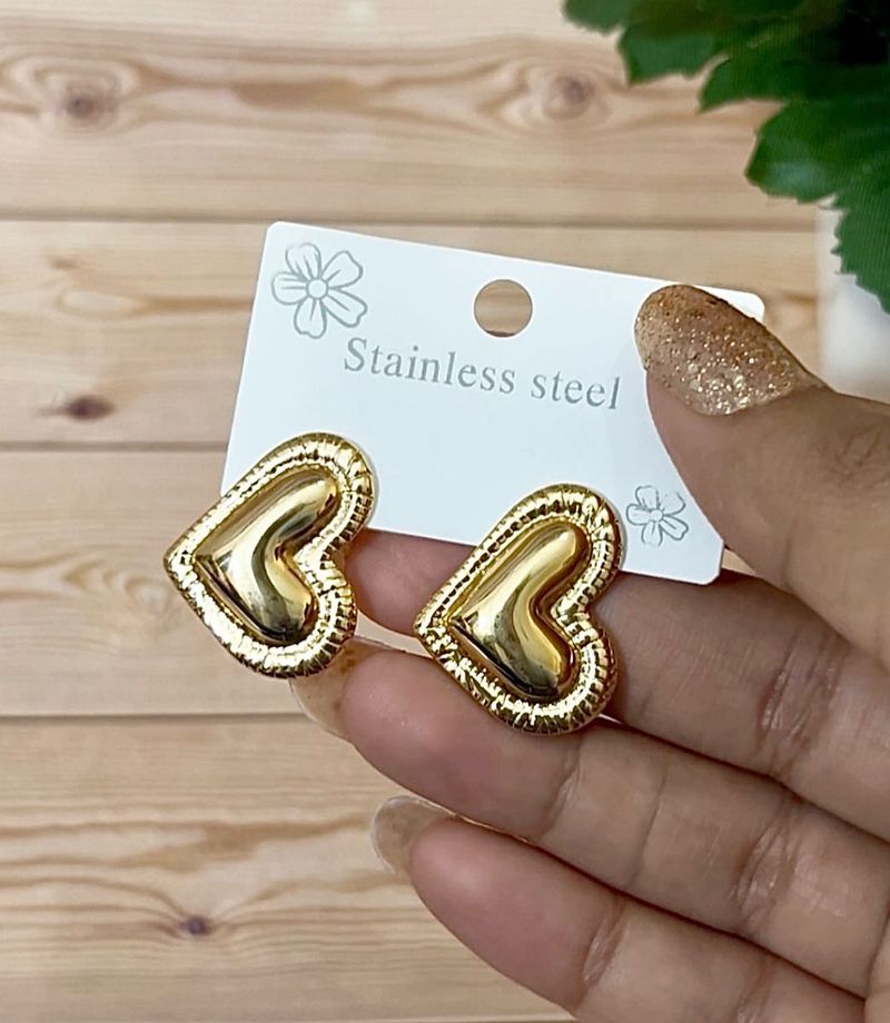 Anti-tarnish Heart Earrings