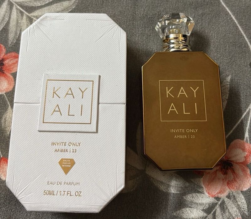 5 ml sample of Kayali Invite Only Amber EDP