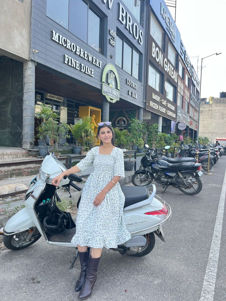 Chic Floral Midi Dress