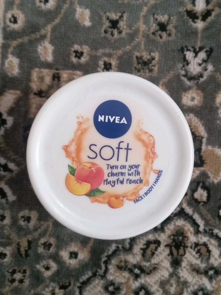Nivea Soft: Playful Peach Cream