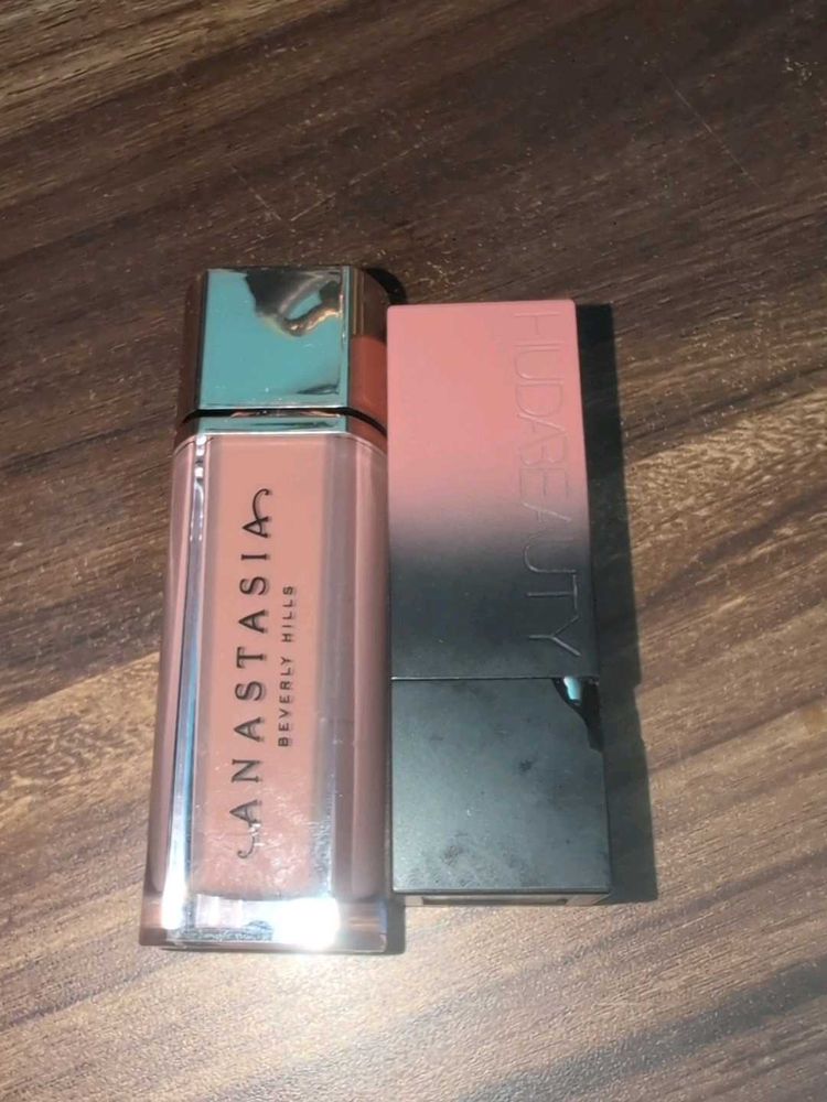Anastasia Beverly Hills &amp; Huda Beauty Lipstick Bun