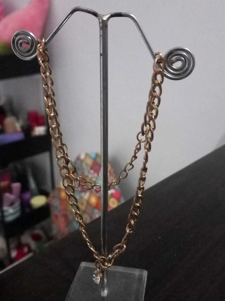 Elegant Gold Chain Necklace with Pendant