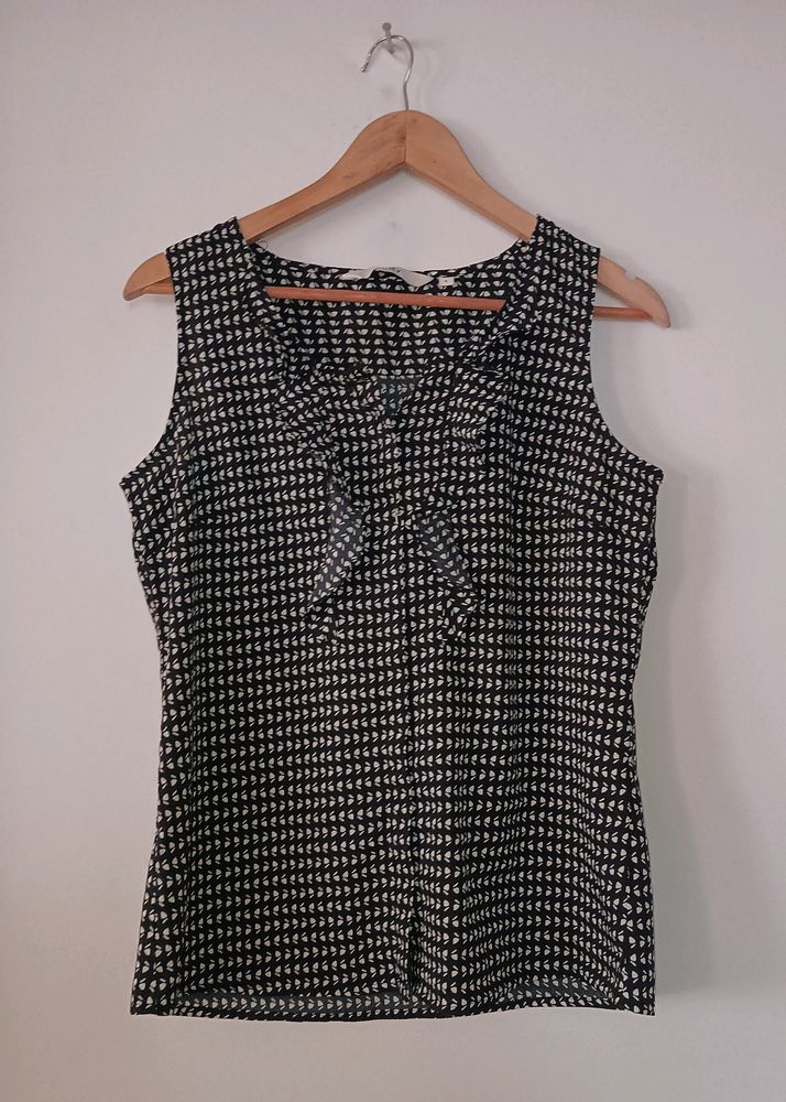 Chic Black &amp; White Ruffle Blouse