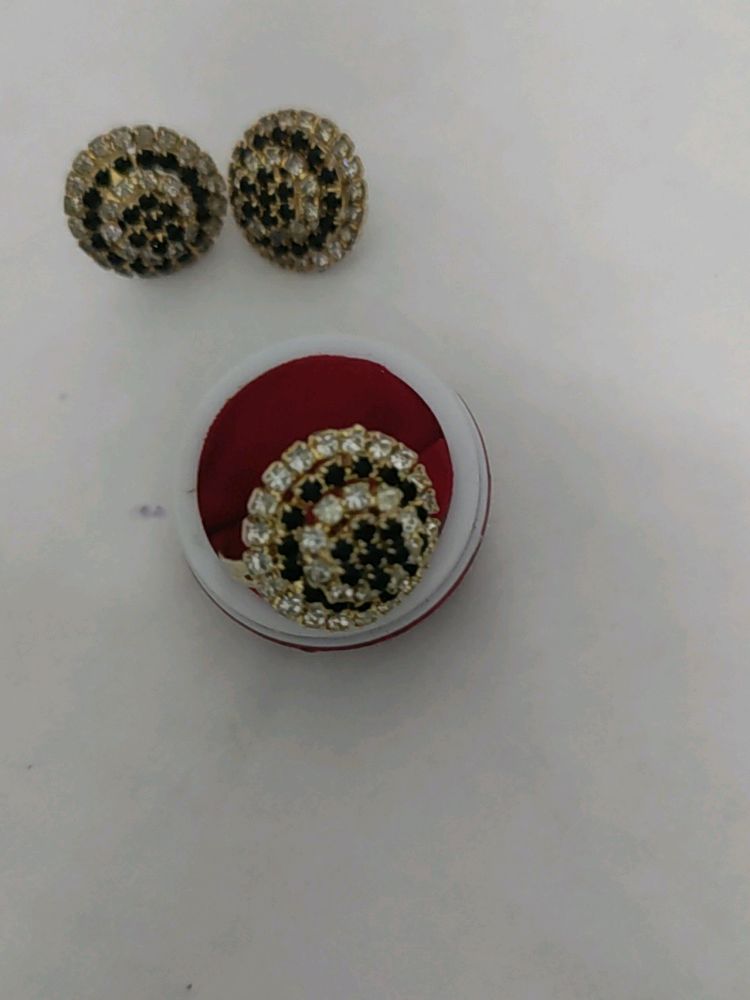 Rhinestone Stud Earrings - Vintage Style