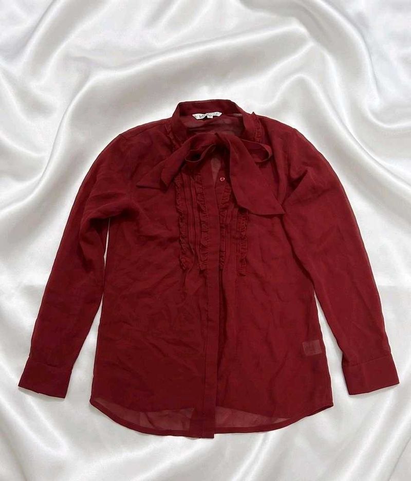 Elegant Burgundy Bow Top