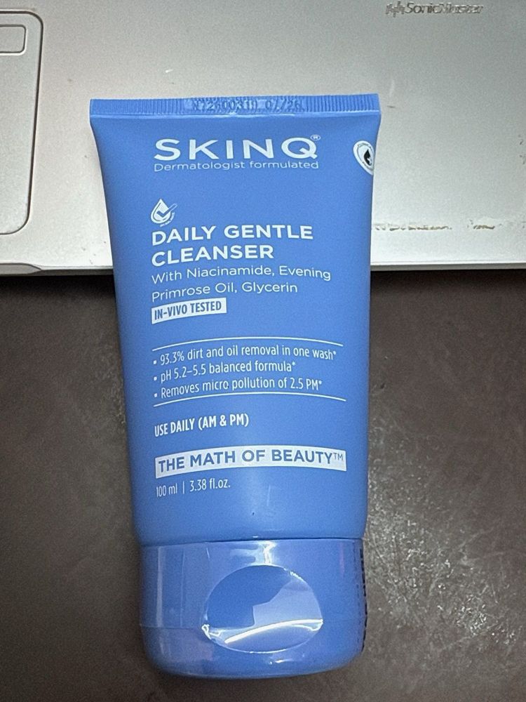 SKINQ Daily Gentle Cleanser