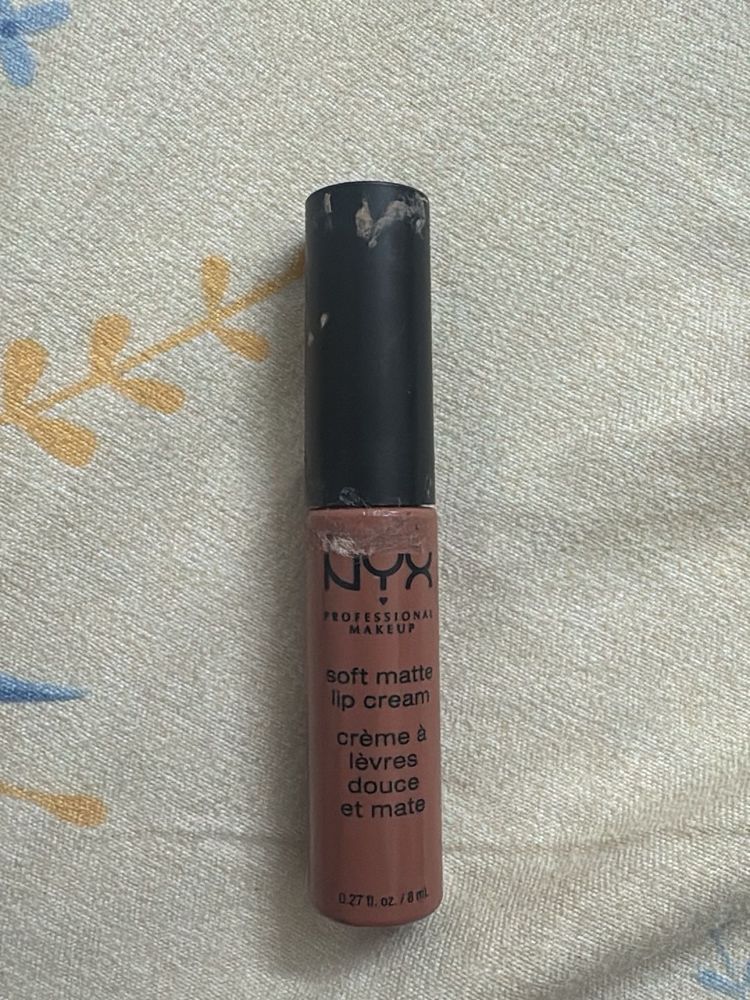 NYX Soft Matte Lip Cream - shade Leon
