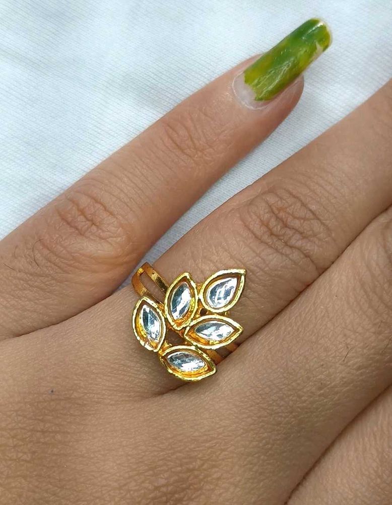 stone Leaf Design Gold Ring