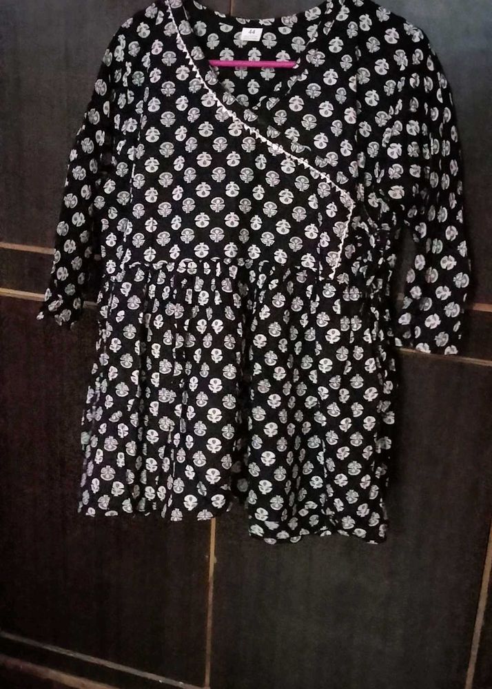 Stylish Black &amp; White Printed Kurta