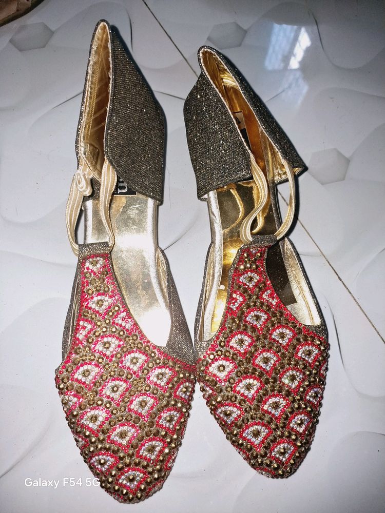 Gold And Red Colors Bellies