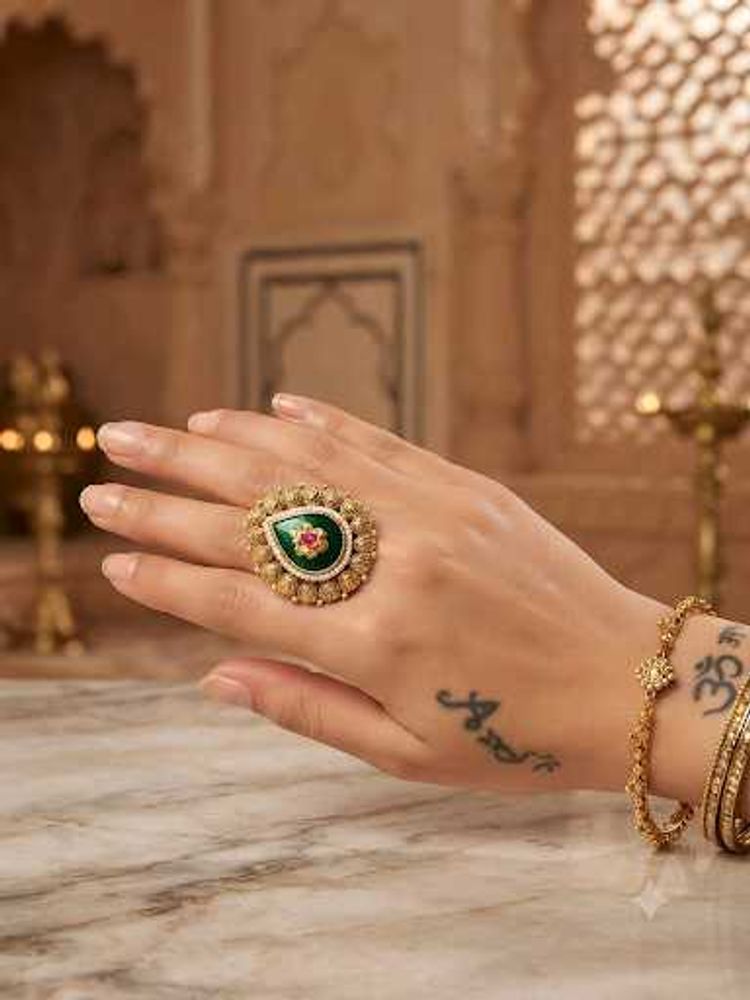 Elegant Emerald &amp; Gold Statement Ring