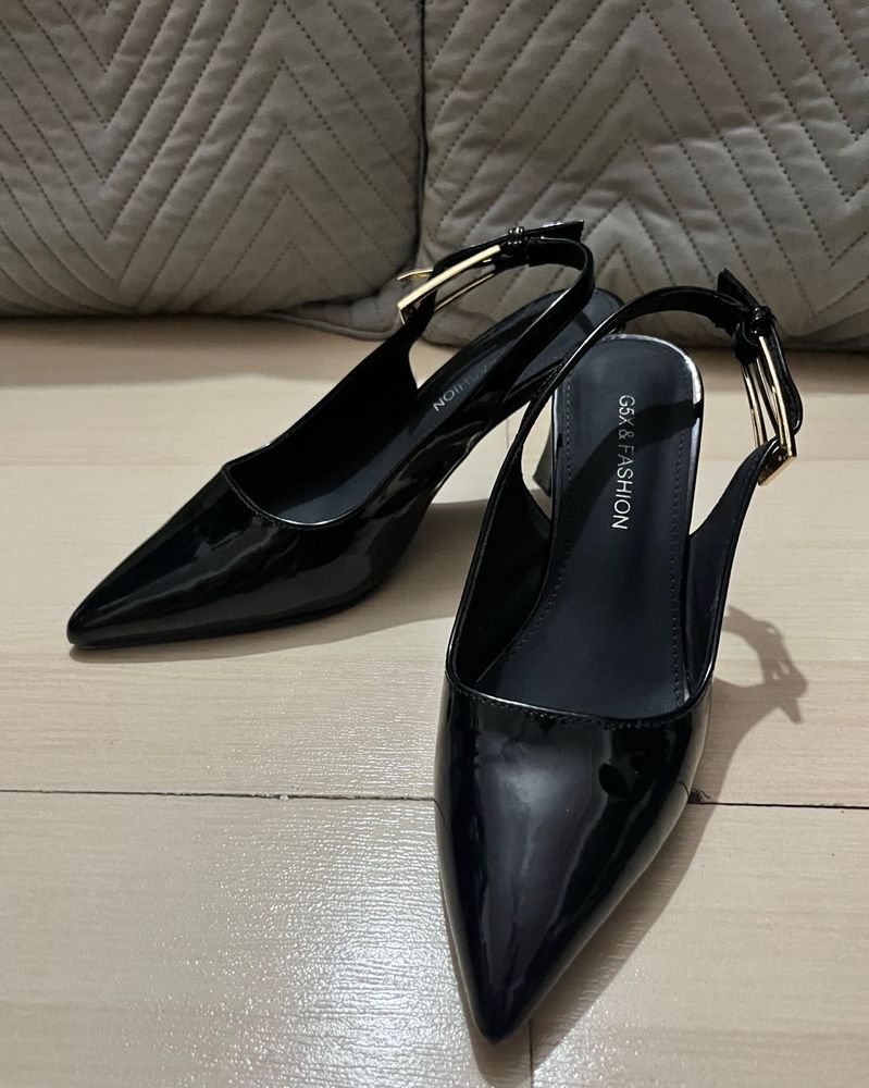 Chic Black Patent Slingback Heels
