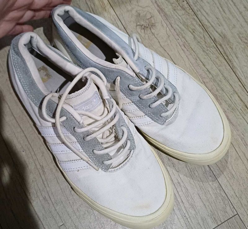 Adidas Sneakers