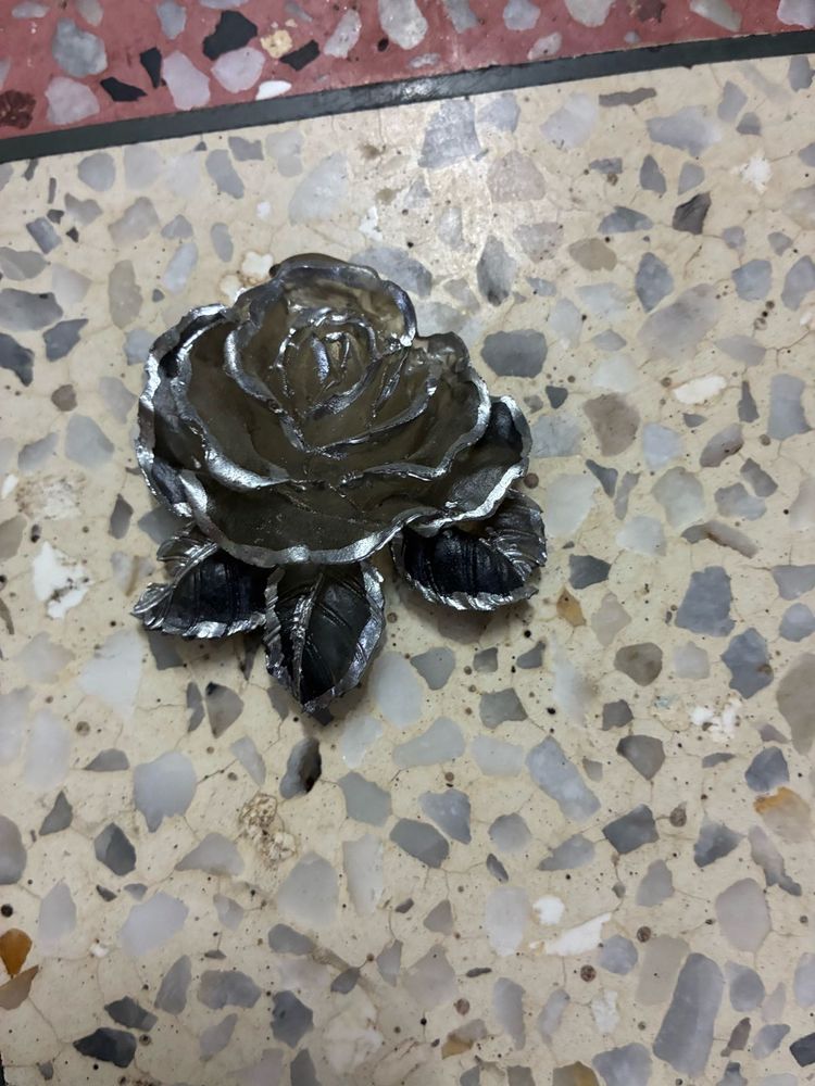 Rose Showpiece Magnet