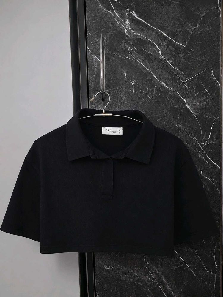 🖤 Minimalist Black Crop Polo Tee