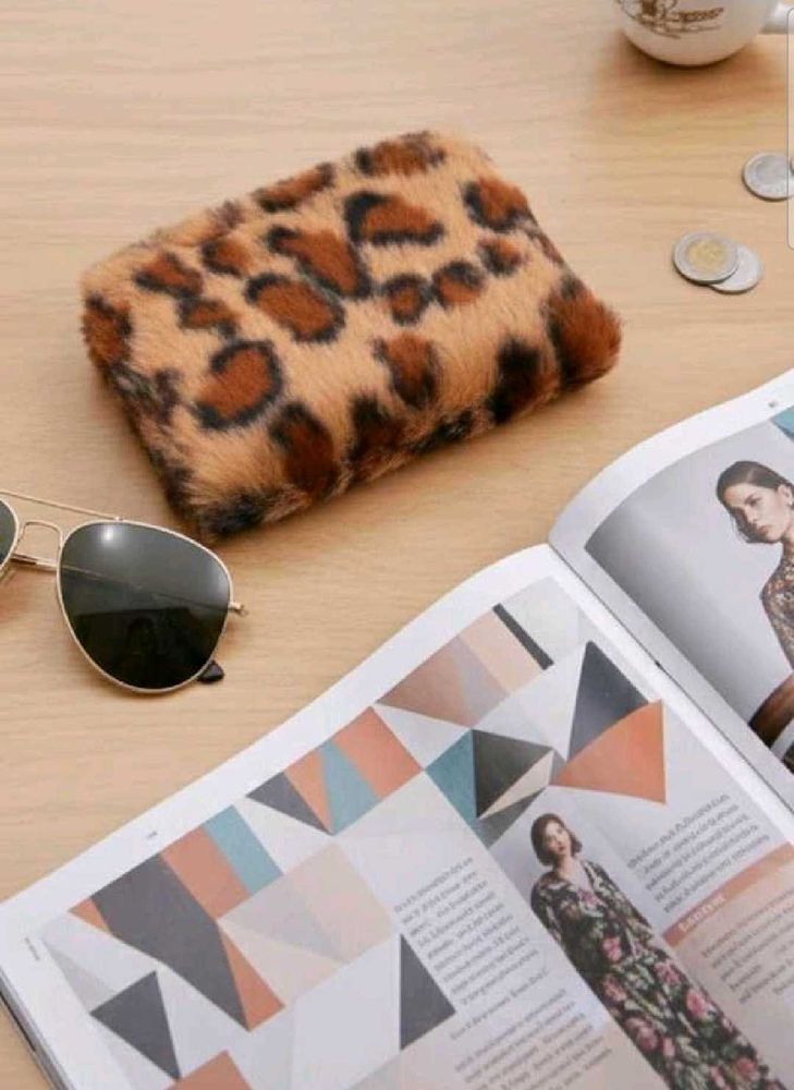 Leopard Faux Fur Pouch 🤎
