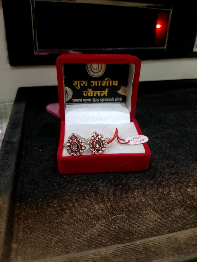 Beautiful Toerings Pure Silver (Wt: 5.89gm)