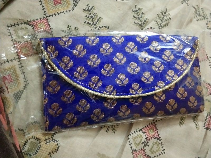 Price Reduced..... New Party hand Purse for sale