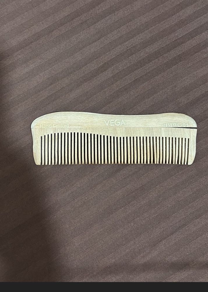 Vega Wooden Hair Comb