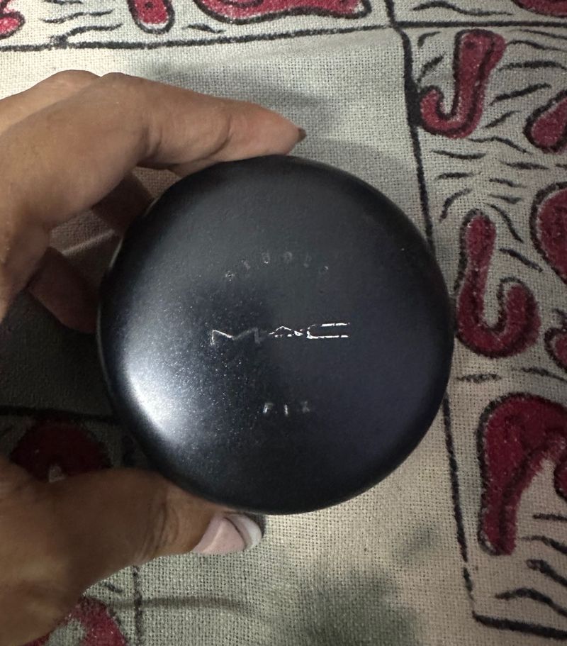 MAC studio fix Compact + Powder Foundation NC42