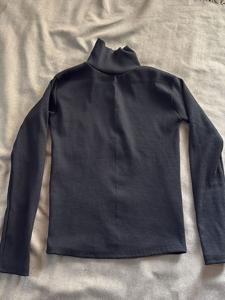 Ribbed Turtleneck Long Sleeve Top