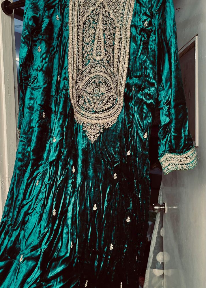 Elegant Teal Velvet Kurta Set