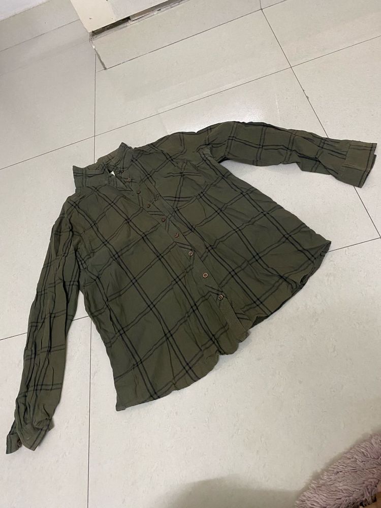 Green Plaid Button-Up Shirt