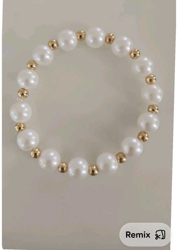 Elegant Pearl and Gold Beaded Bracelet
